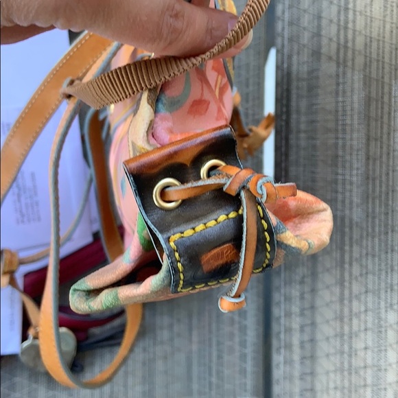 Very loved Dooney and Burke bag - Picture 9 of 10